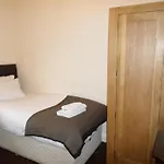 Casa de hóspedes The Camberley 4*