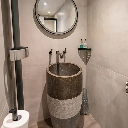 The Camberley Gæstehus