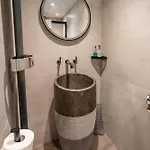The Camberley بيت ضيافة