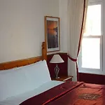 بيت ضيافة The Camberley