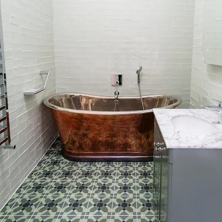 Konukevi The Camberley 4*