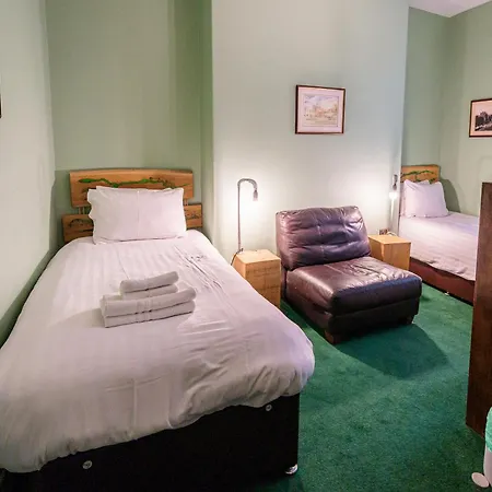 The Camberley Pensión 4*